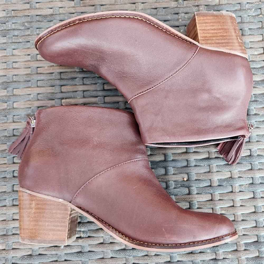 Toms women's‎ Leila booties size: 6.5